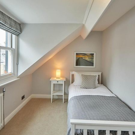 Host & Stay - Henderson House Whitby Ngoại thất bức ảnh