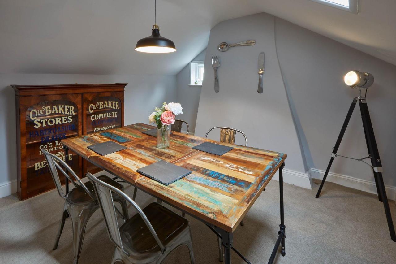 Host & Stay - Henderson House Whitby Ngoại thất bức ảnh