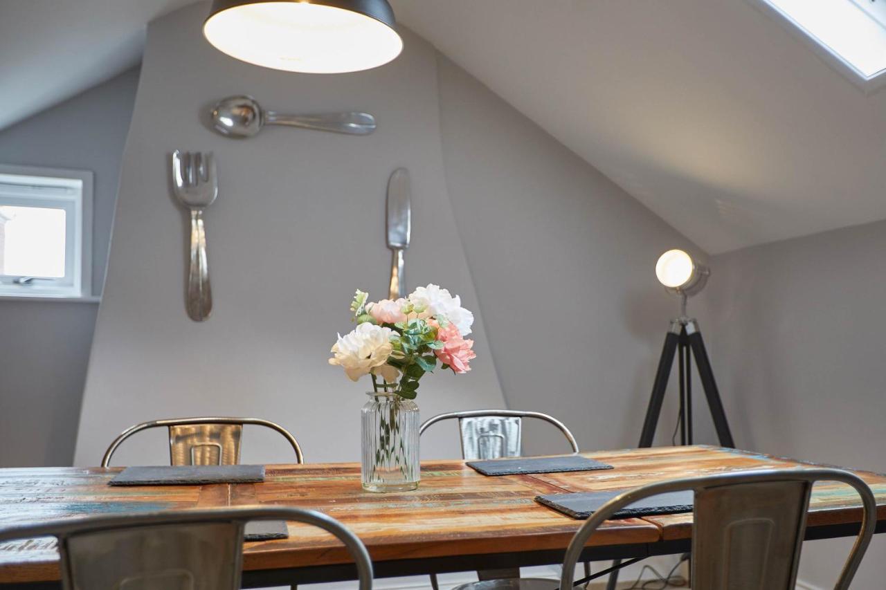 Host & Stay - Henderson House Whitby Ngoại thất bức ảnh