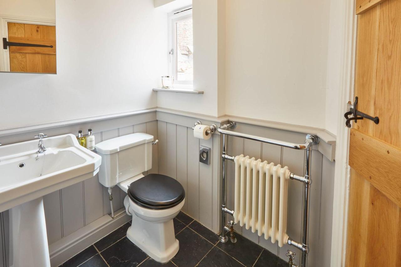 Host & Stay - Henderson House Whitby Ngoại thất bức ảnh